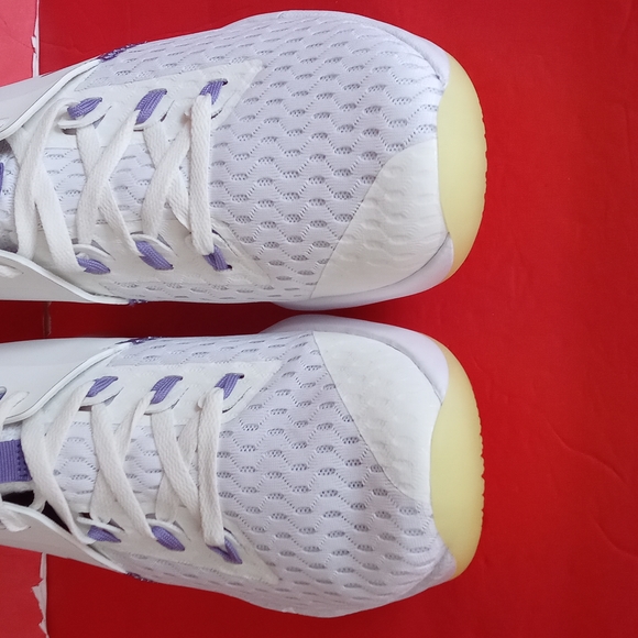 BRAND NEW NIKE LEBRON WITNESS V - Picture 5 of 16